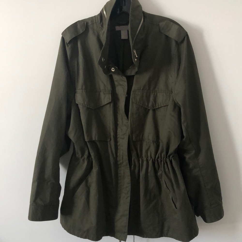 Lightweight zip up jacket. - Picture 4 of 4